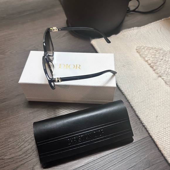 Women’s Dior Stellaire Sunglasses in Tortoise - Picture 6 of 6